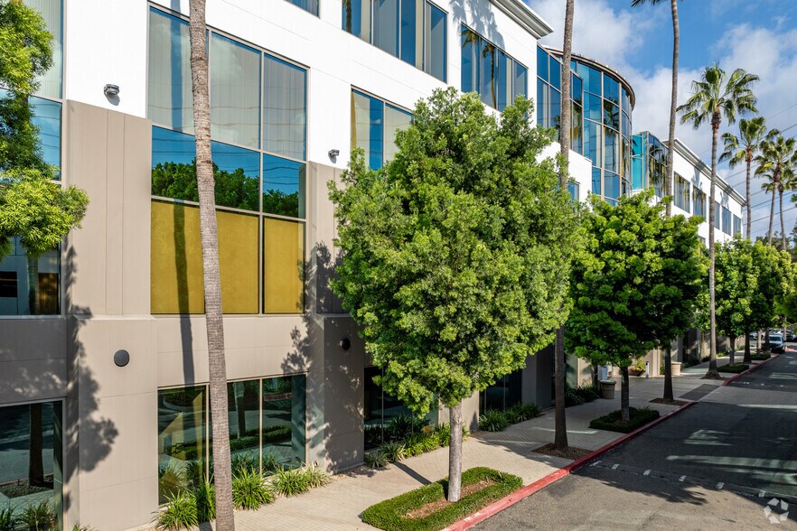 More Photos Of 27101-27201 Puerta Real, Mission Viejo Unknown For Lease