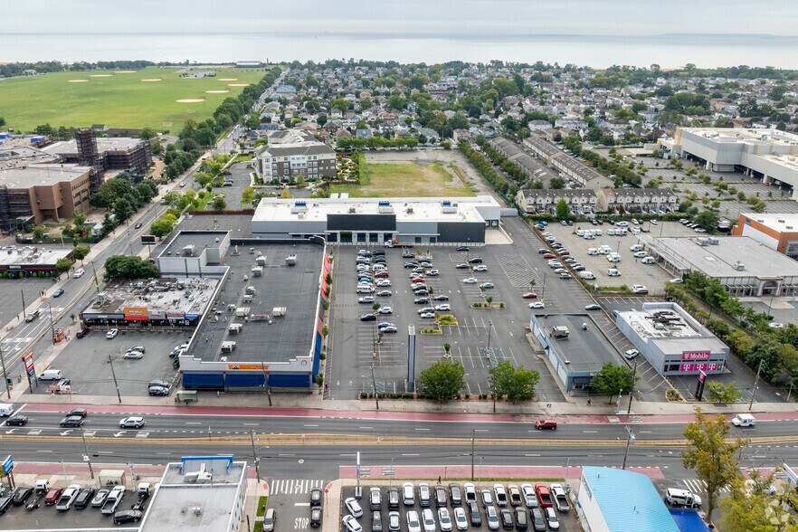 More Photos Of 2530 Hylan Blvd, Staten Island Storefront Retail Office For Lease