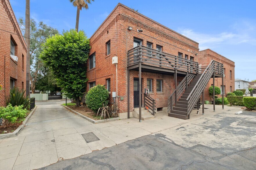 More Photos Of 239 E Villa St, Pasadena Apartments For Sale