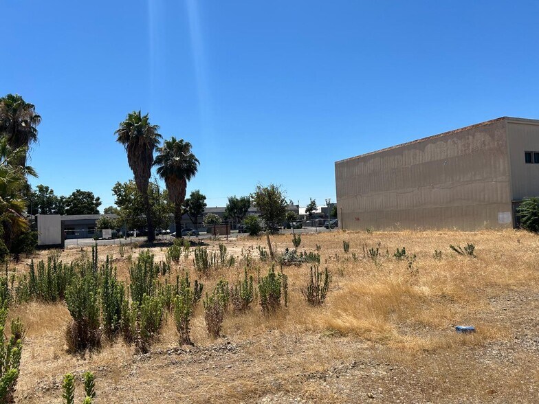 Primary Photo Of 309 N Center St, Turlock Land For Sale