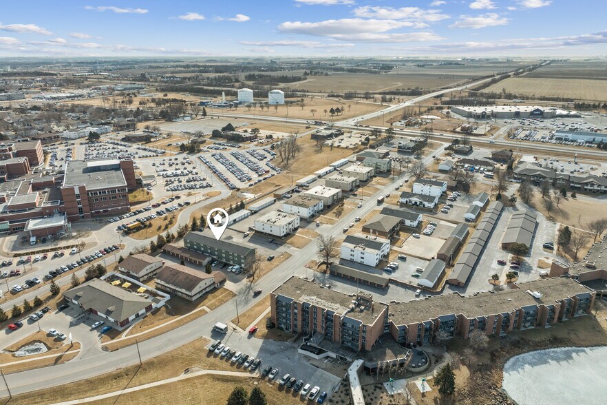 More Photos Of 3719 W 9th St, Waterloo Apartments For Sale