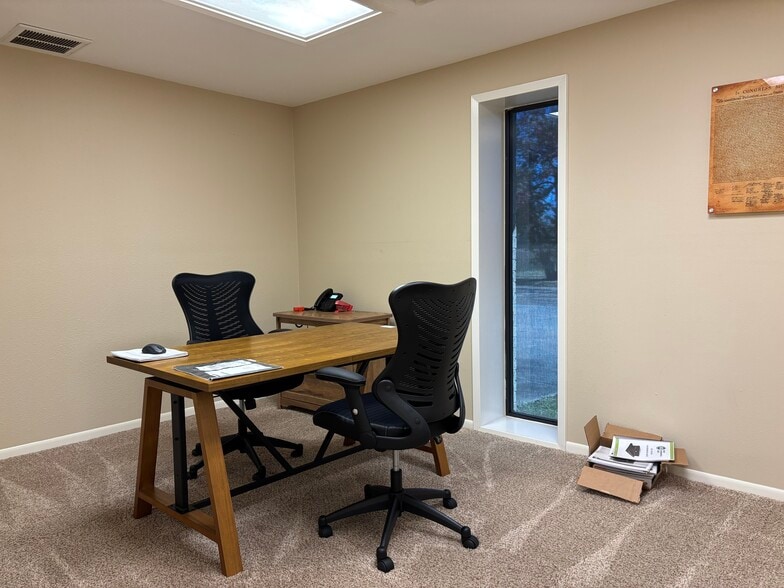 More Photos Of 4181 Magnolia St, Pearland Manufacturing For Lease