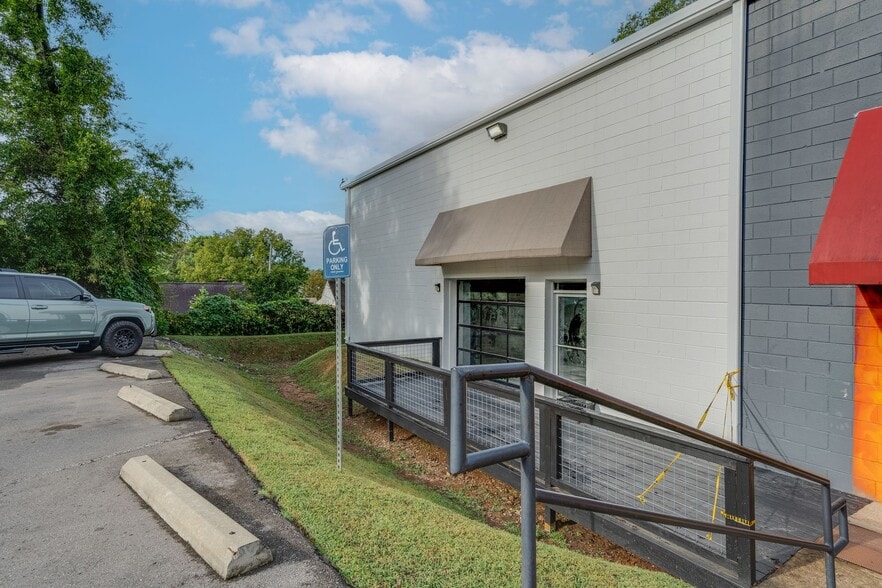 More Photos Of 1056 E Trinity Ln, Nashville Storefront Retail Office For Lease