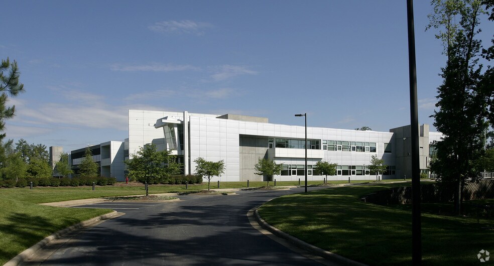 More Photos Of 20 TW Alexander Dr, Research Triangle Pk Research And Development For Lease
