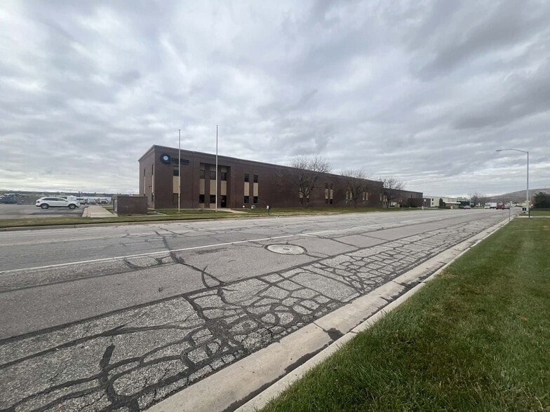 More Photos Of 2533-2541 Rulon White Blvd, Ogden Manufacturing For Lease