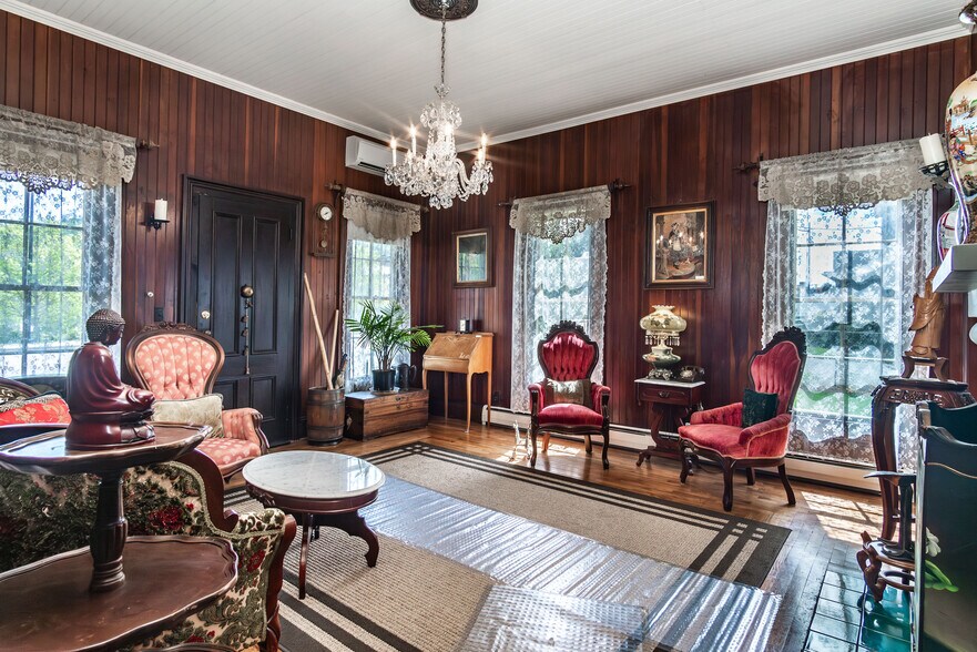 More Photos Of 236 SE Stephens St, Roseburg Hospitality For Sale