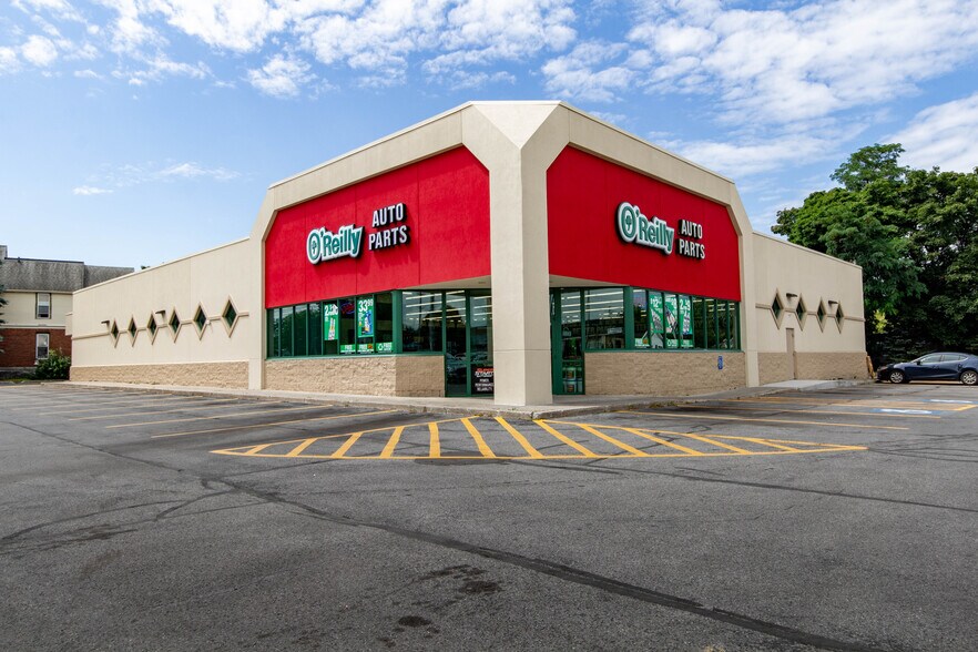 Primary Photo Of 301 Arsenal St, Watertown Freestanding For Sale