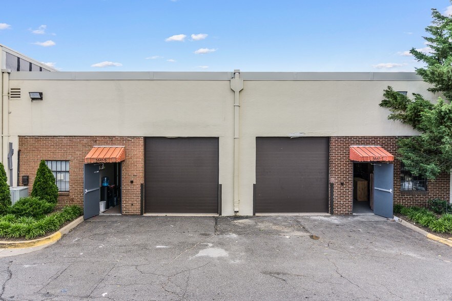More Photos Of 5641 General Washington Dr, Alexandria Light Manufacturing For Lease