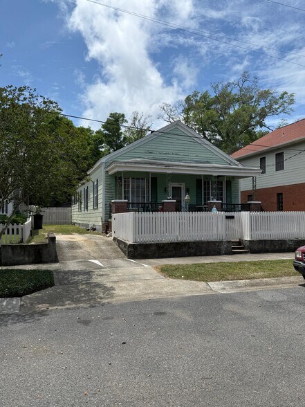 More Photos Of 109 S Florida Blanca St, Pensacola Multifamily For Sale