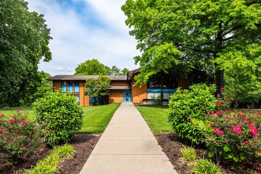 More Photos Of 3322 Jefferson Ave, Cincinnati Sorority Fraternity House For Sale