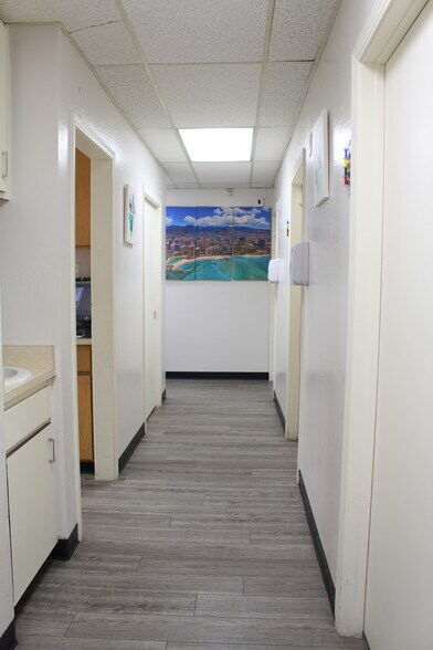 More Photos Of 8008 Menaul Blvd NE, Albuquerque Medical For Sale