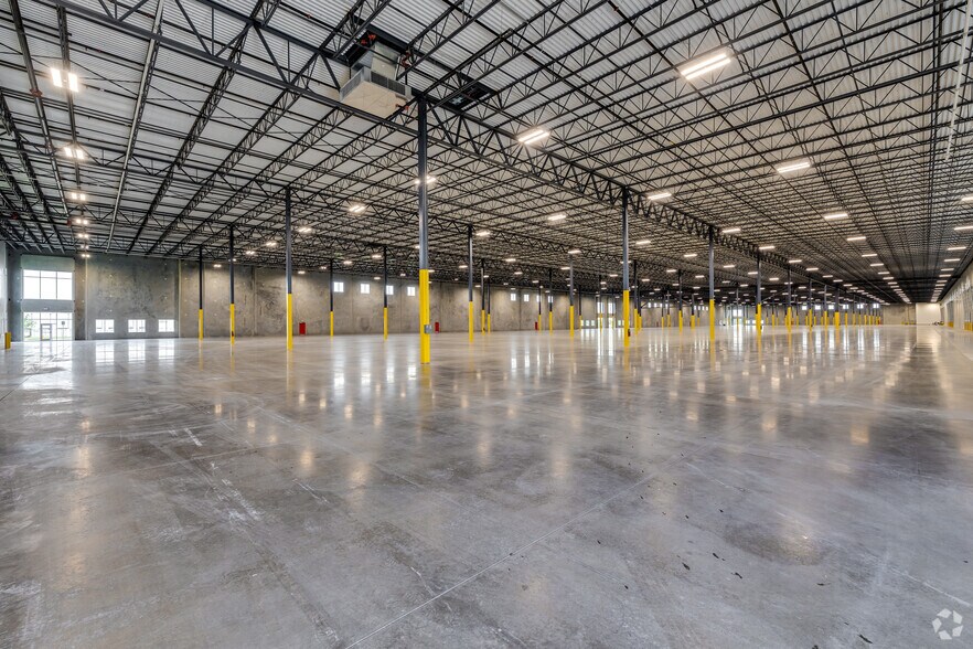 More Photos Of E 76th St N & Whirlpool Dr, Tulsa Unknown For Lease