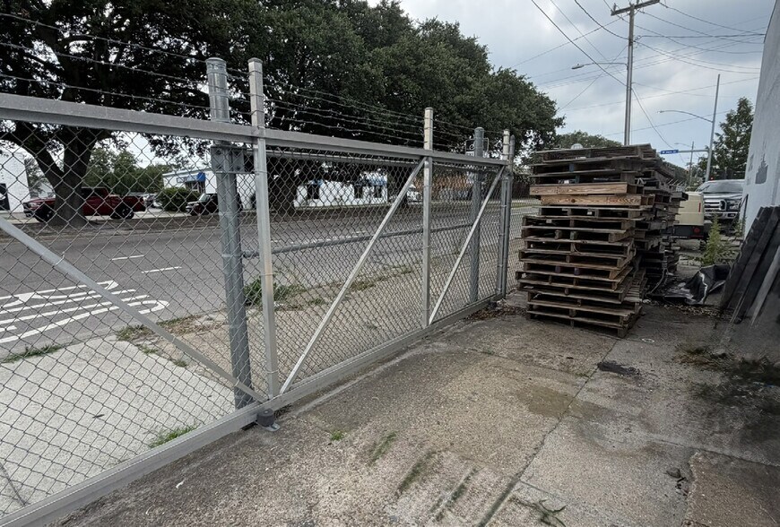 More Photos Of 2506 Colley Ave, Norfolk Industrial For Sale
