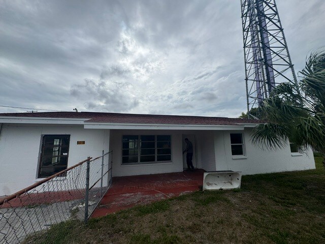 More Photos Of 5018 Grand Blvd, New Port Richey Office For Lease