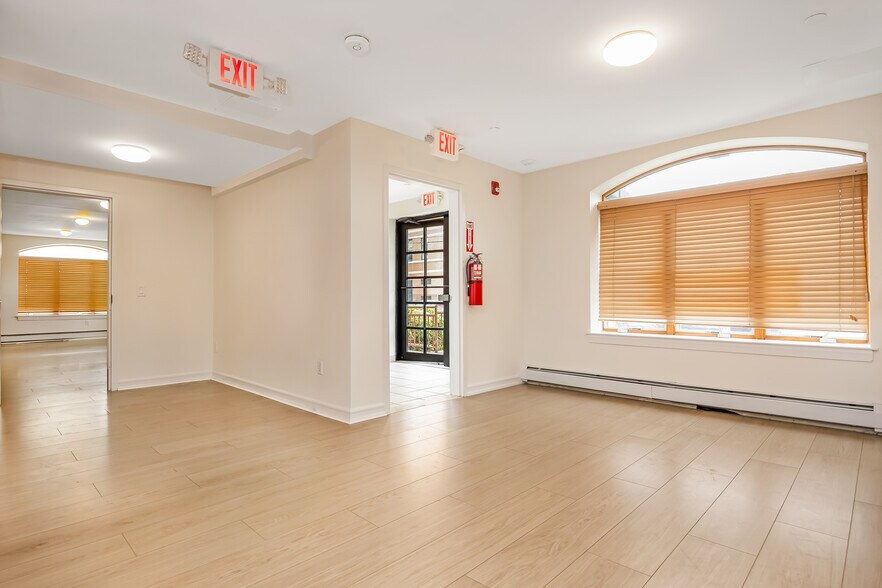 More Photos Of 66-06 70th St, Middle Village Office For Sale