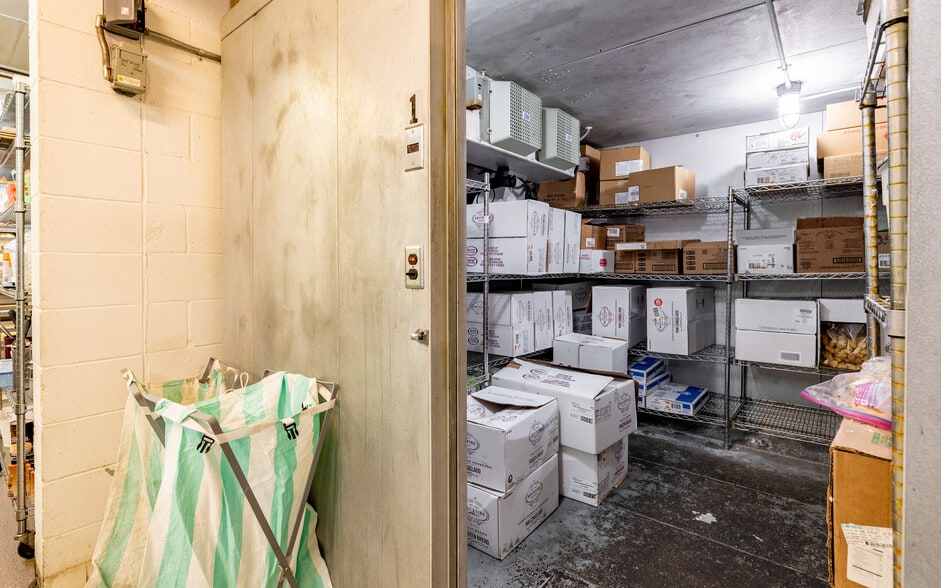 More Photos Of 1651 8th St, Cody Restaurant For Lease