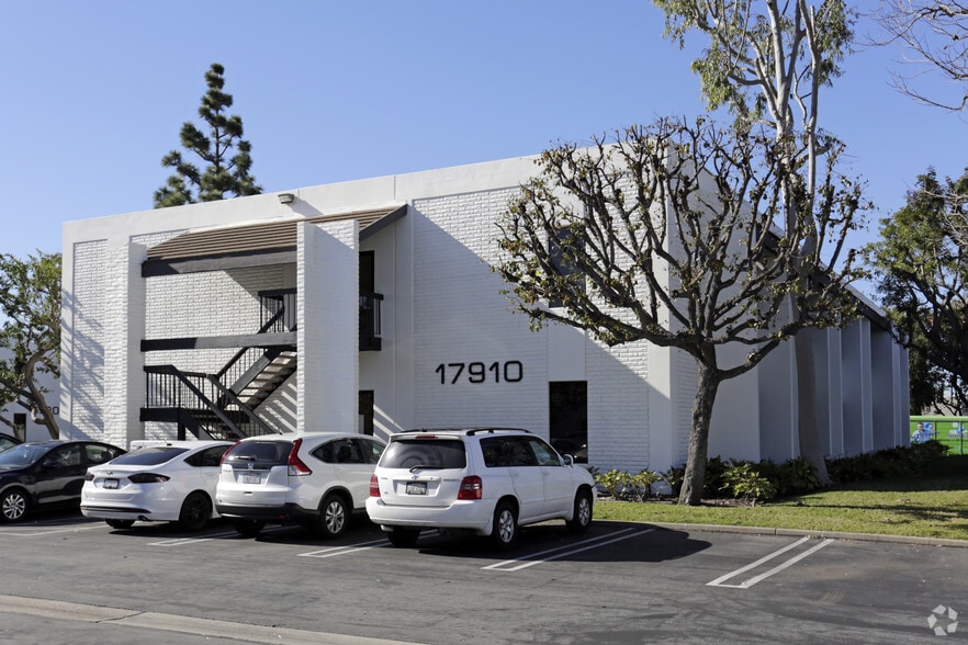 More Photos Of 17870 Sky Park Cir, Irvine Unknown For Lease