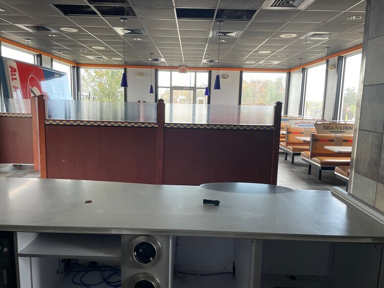 More Photos Of 1420 E Main St, Carbondale Fast Food For Sale