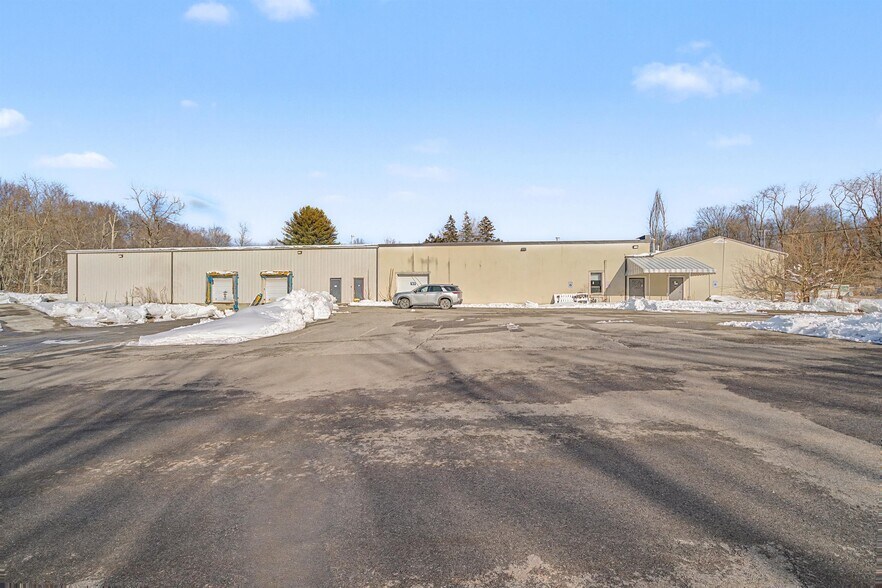 More Photos Of 688 Route 17K, Montgomery Warehouse For Lease