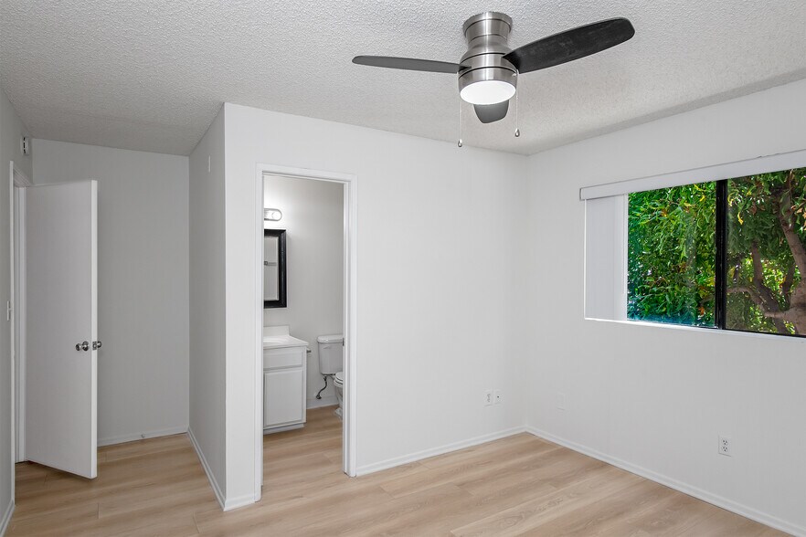 More Photos Of 433 N Louise St, Glendale Apartments For Sale
