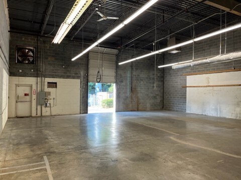 More Photos Of 4901 Dwight Evans Rd, Charlotte Light Distribution For Sale