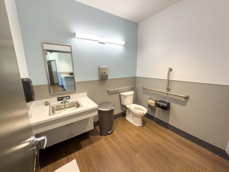 More Photos Of 9810-9848 Gilead Rd, Huntersville Unknown For Lease