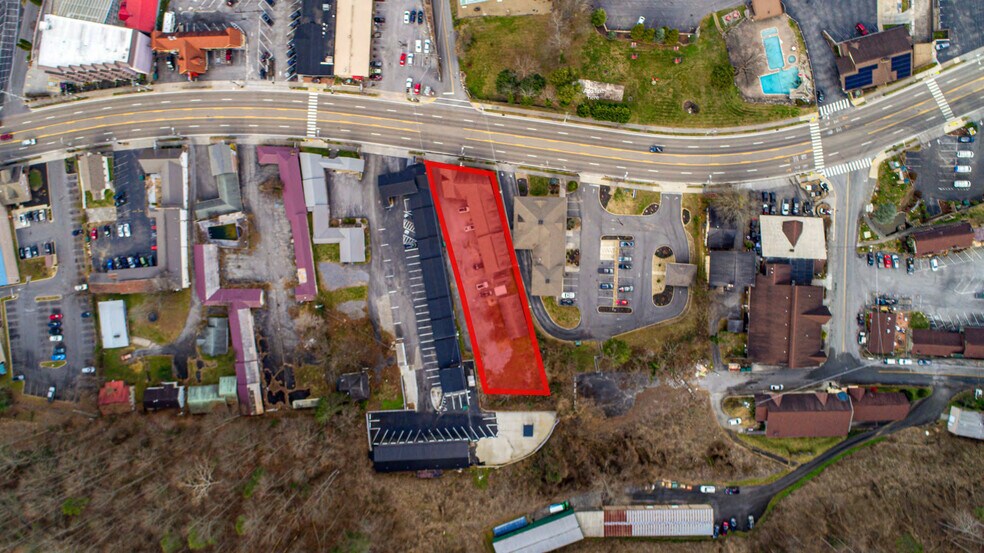 More Photos Of 402 E Parkway, Gatlinburg Apartments For Sale