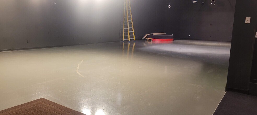 More Photos Of 116 County Line Rd W, Westerville Loft Creative Space For Sale
