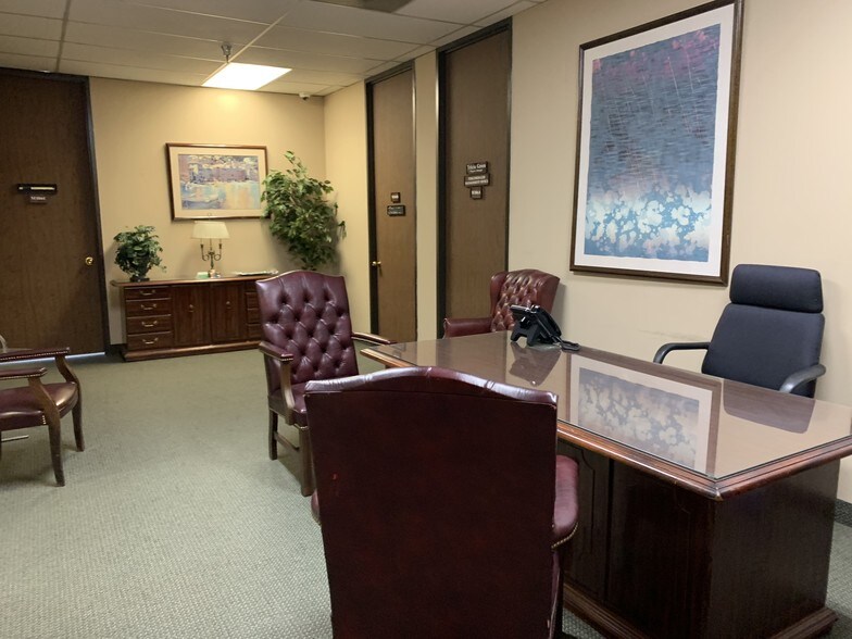 More Photos Of 310 E Interstate 30, Garland Office For Sale