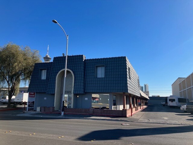 More Photos Of 2325 Western Ave, Las Vegas Light Manufacturing For Lease