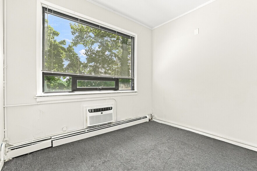 More Photos Of 92 S Central Ave, Hartsdale Storefront Retail Office For Lease