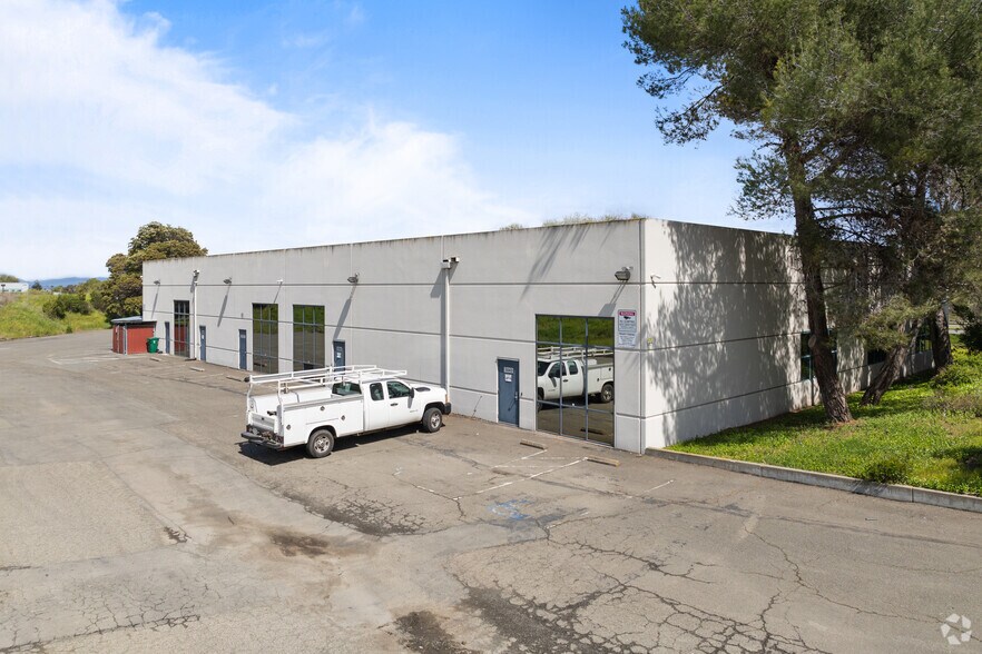 More Photos Of 3043-3053 Research Dr, Richmond Industrial For Sale