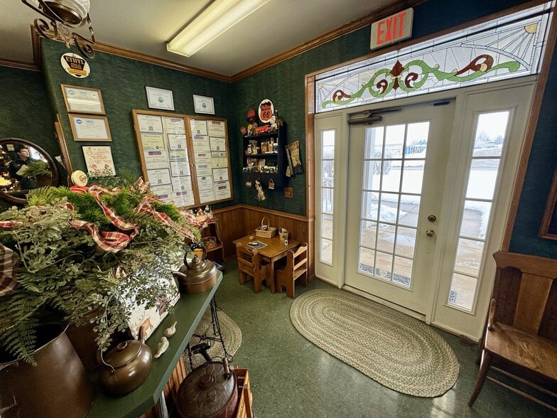 More Photos Of 1951 Wiesbrook Rd, Oswego Light Manufacturing For Sale