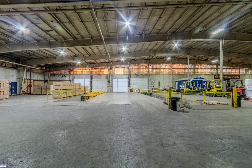 More Photos Of 7845 Carneal Rd, West Paducah Warehouse For Lease