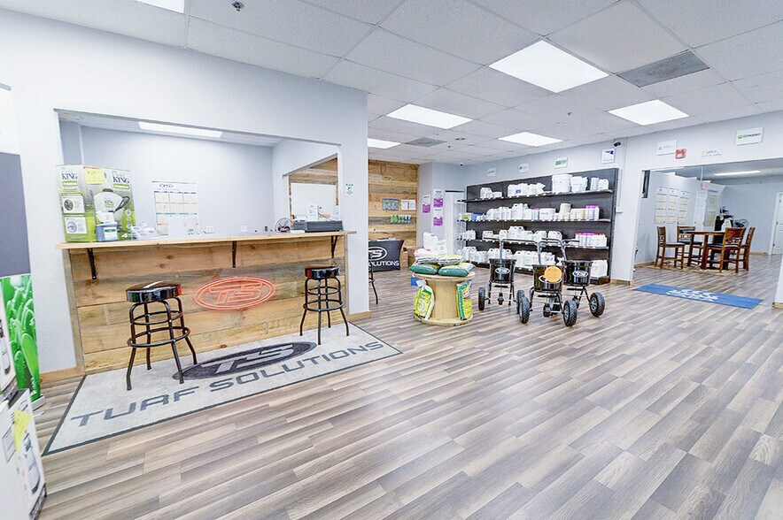 More Photos Of 715 S Easy St, Lecanto Manufacturing For Lease