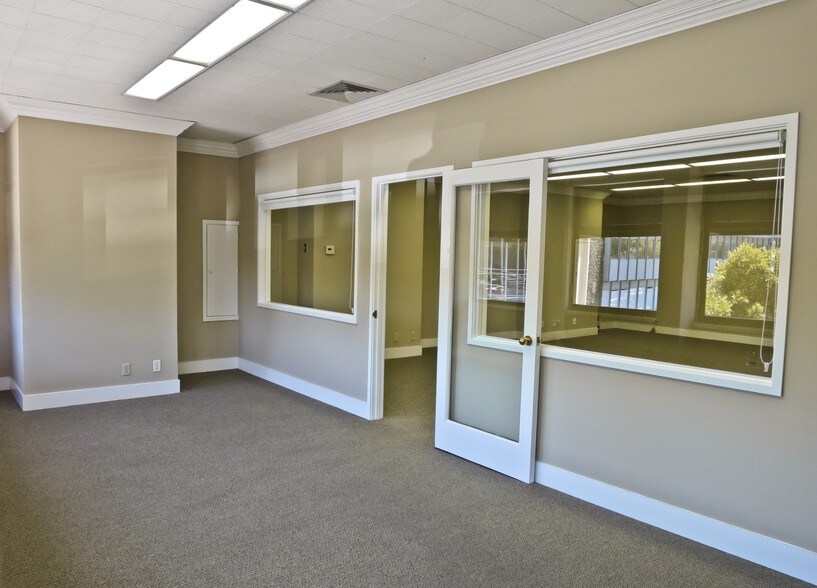 More Photos Of 1143 Crane St, Menlo Park Office For Lease
