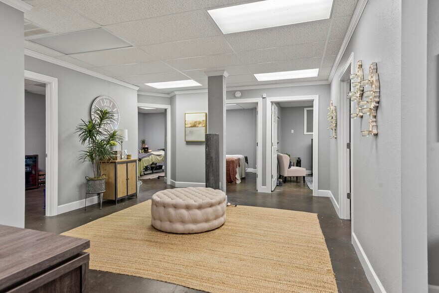 More Photos Of 2445 S 5th St, Springfield Office For Sale