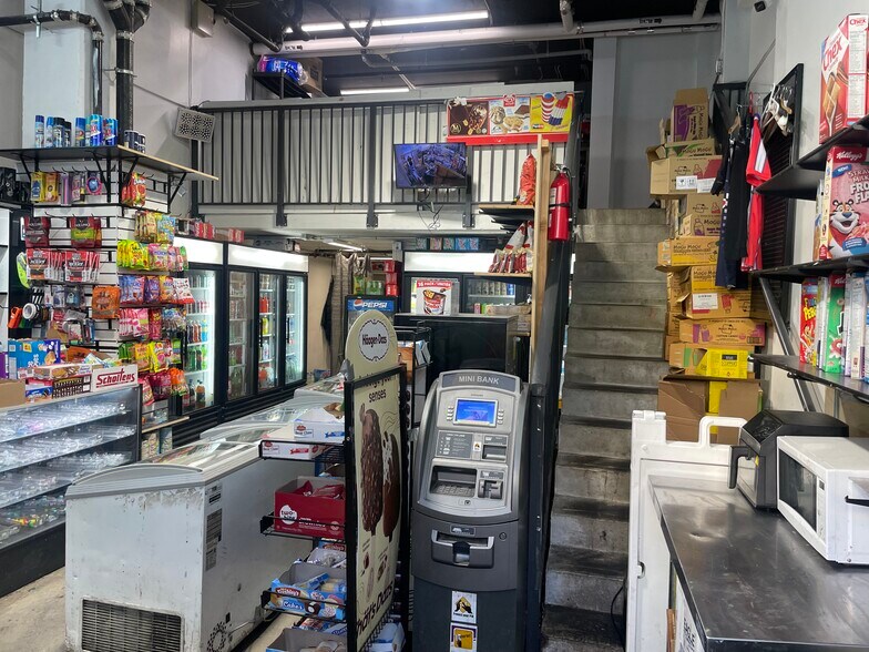 More Photos Of 138 E Hastings St, Vancouver Apartments For Sale