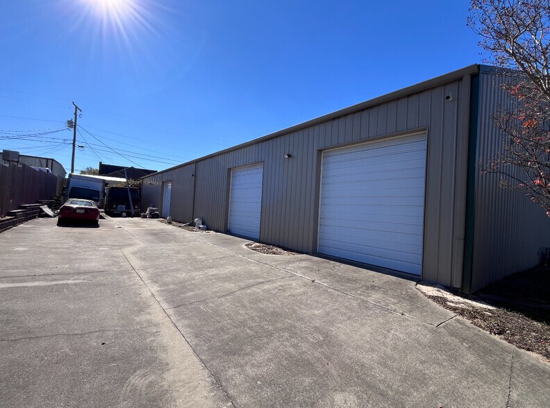 More Photos Of 1635-1639 Burnham St, West Columbia Office For Lease