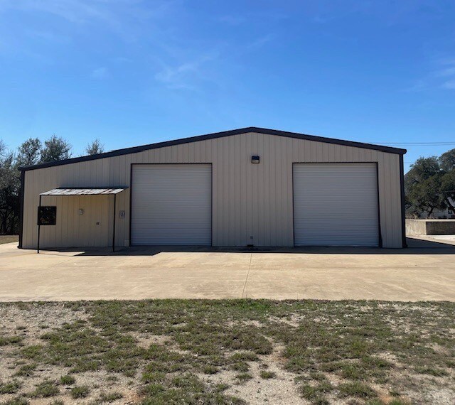 Primary Photo Of 1451 US-290, Dripping Springs Flex For Lease