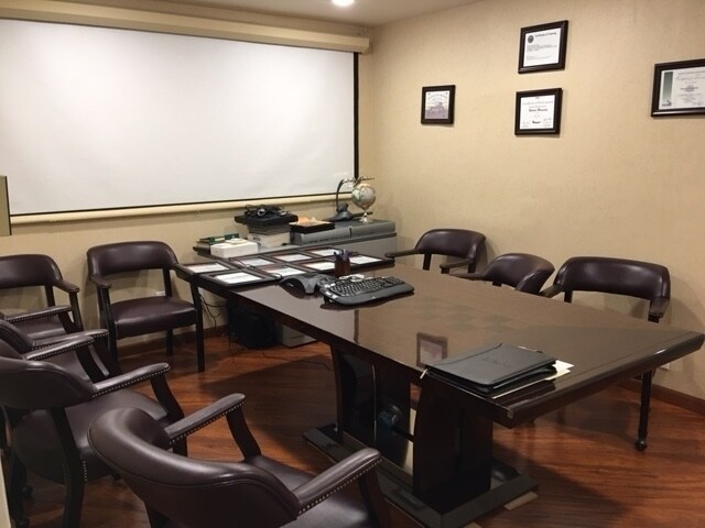 More Photos Of 16122-16124 Leadwell St, Van Nuys Light Manufacturing For Lease