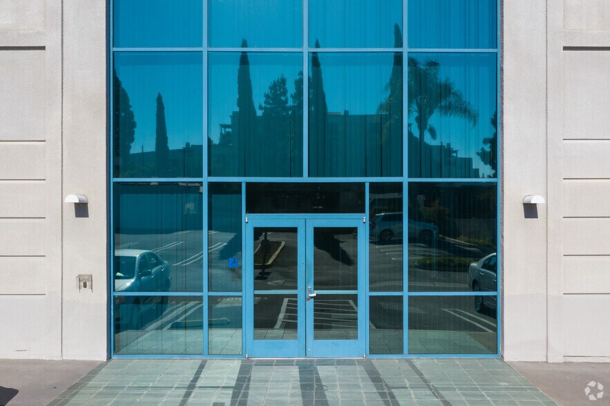 More Photos Of 257 S Fair Oaks Ave, Pasadena Office For Lease