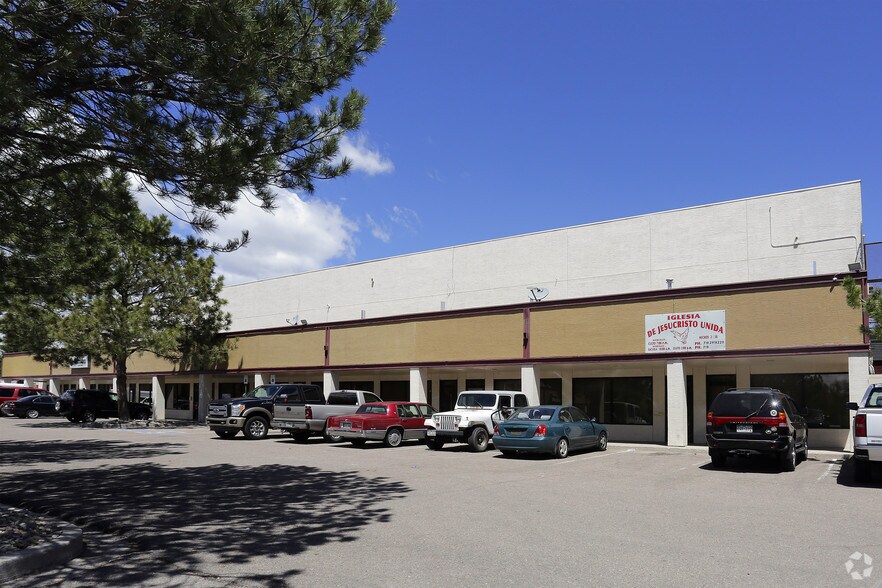 More Photos Of 2537-2579 Airport Rd, Colorado Springs General Retail For Lease