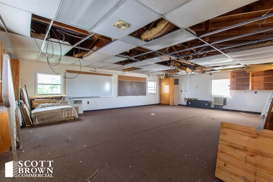 More Photos Of 108 W Hughes St, Collinsville Freestanding For Lease