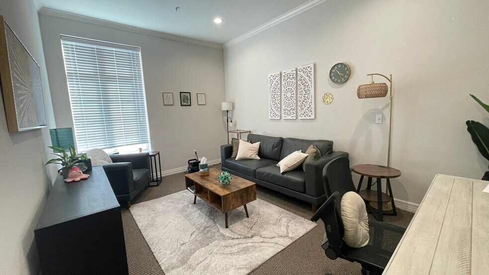 More Photos Of 8668 John Hickman Pky, Frisco Medical For Sale