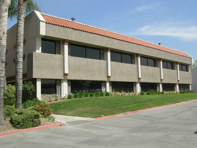 More Photos Of 1881 S Commercenter Drive East, San Bernardino Medical For Lease