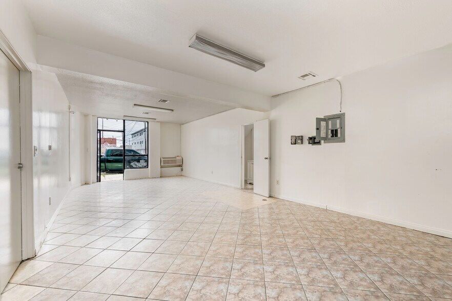 More Photos Of 825 W Gardena Blvd, Gardena Hotel For Lease
