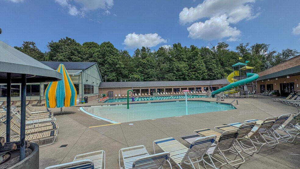 More Photos Of 5133 Darrow Rd, Hudson Health Club For Sale