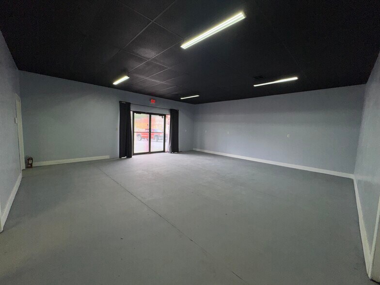 More Photos Of 438 S Main St, Mcalester Auto Repair For Sale