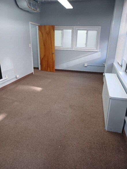 More Photos Of 11655 Queens Blvd, Forest Hills Office For Lease